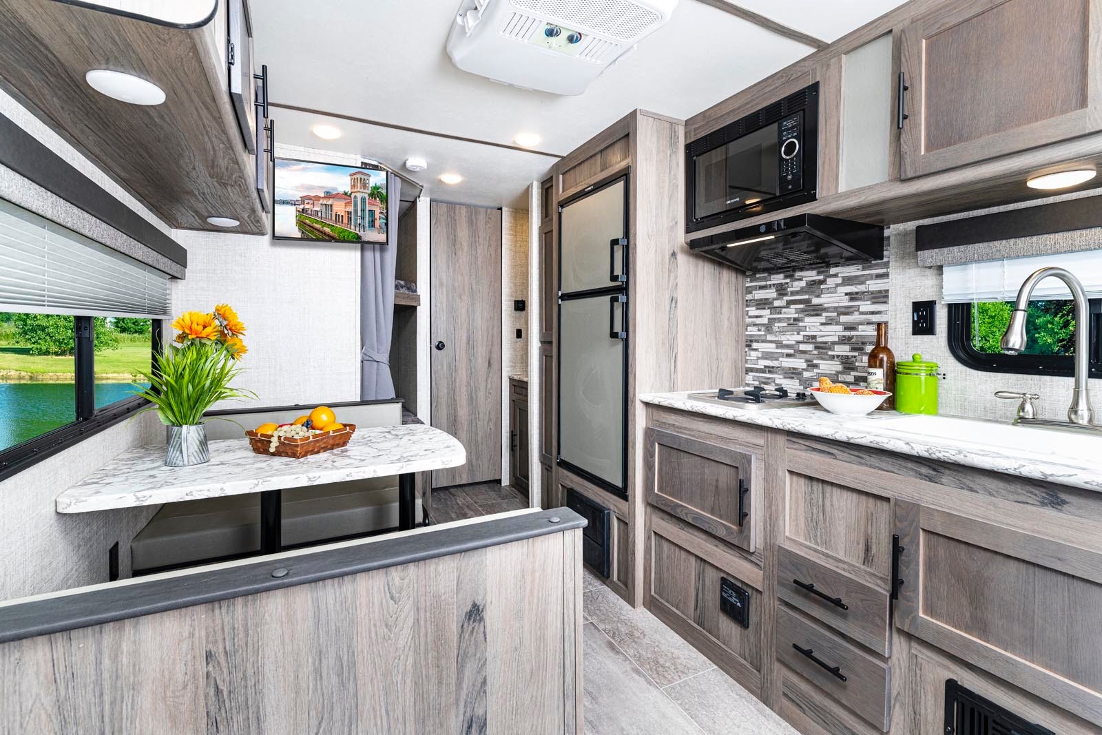 Dani Gulf Stream Innsbruck Ultra Lite Travel Trailer