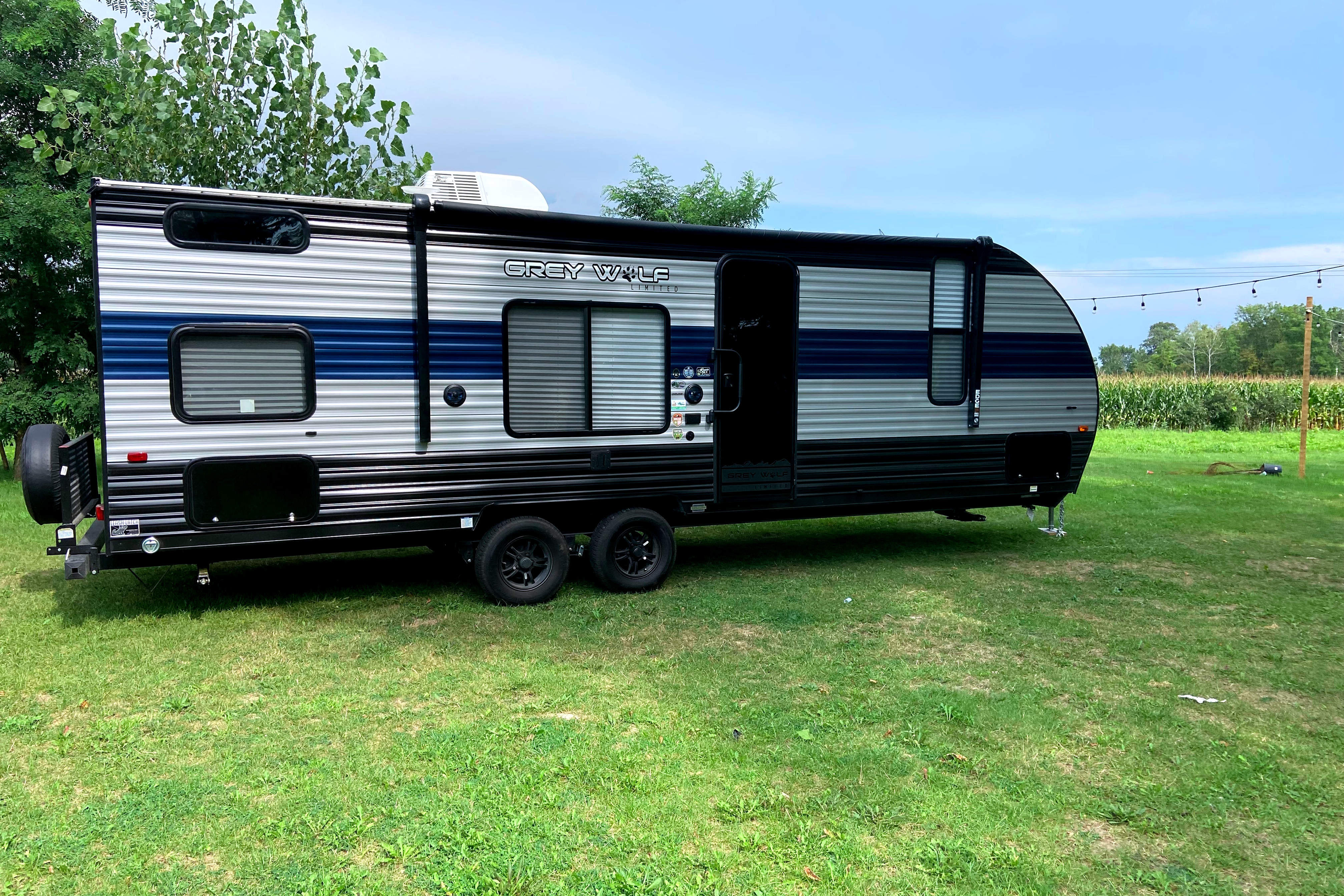 Karish 26 ft grey wolf trailer