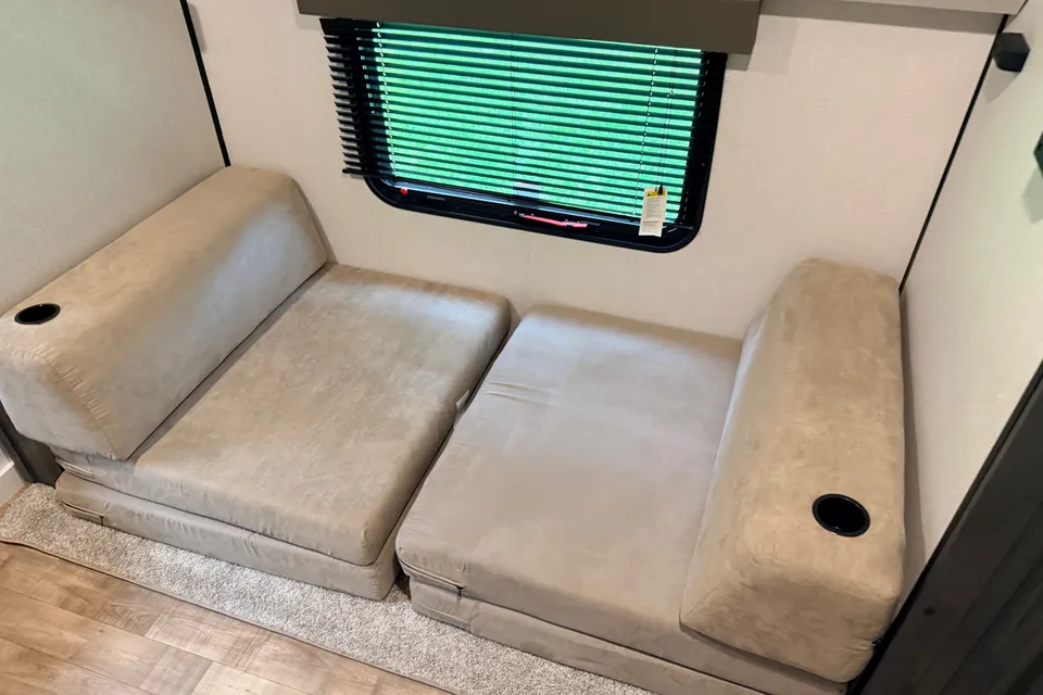 W2 Outdoors LLC Keystone Hideout 318BR Travel Trailer