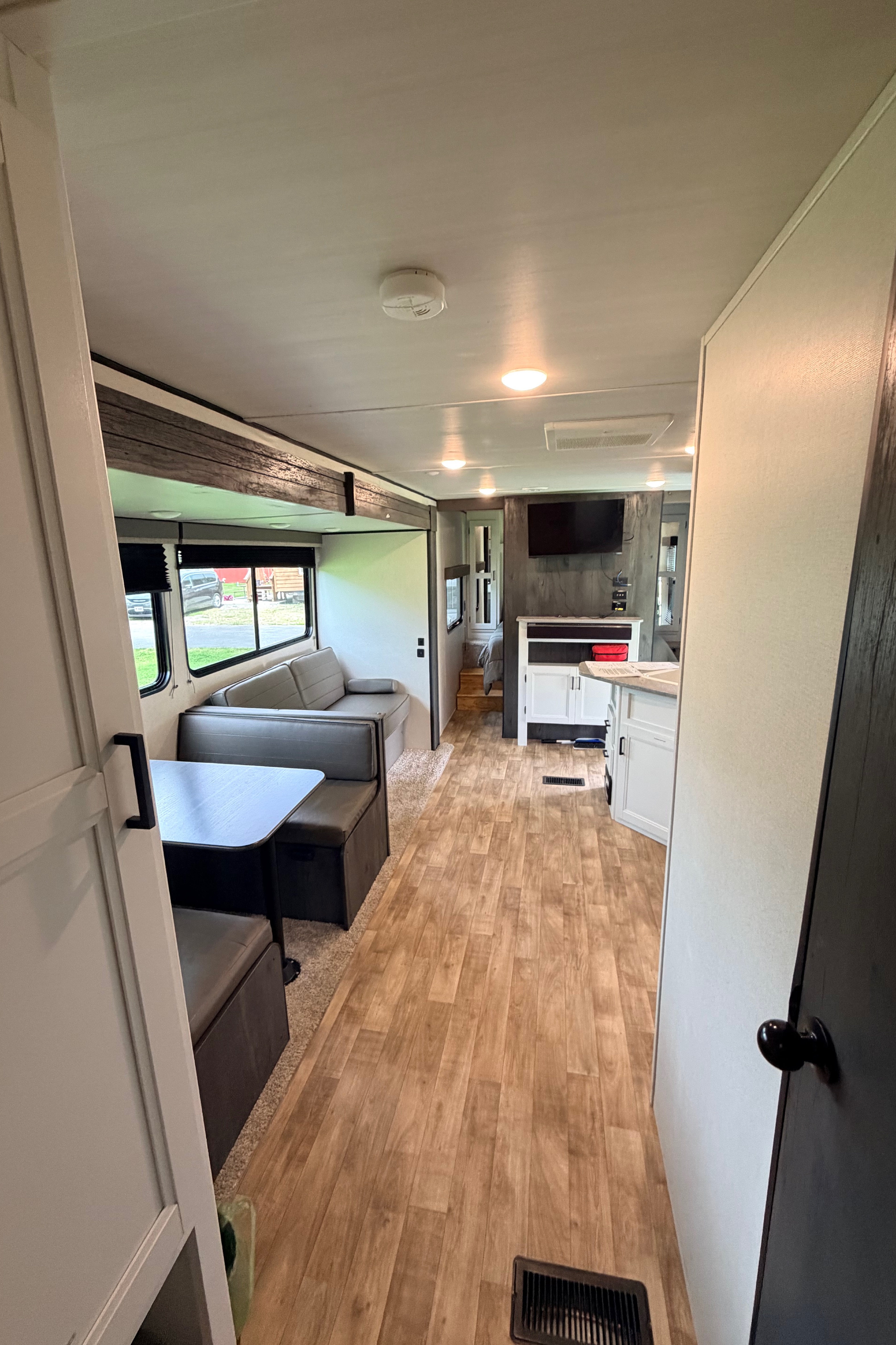 W2 Outdoors LLC Keystone Hideout 318BR Travel Trailer