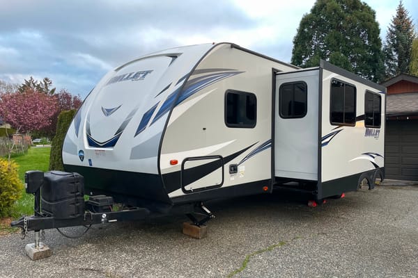 Rubie's Keystone Bullet 277BHS Travel Trailer