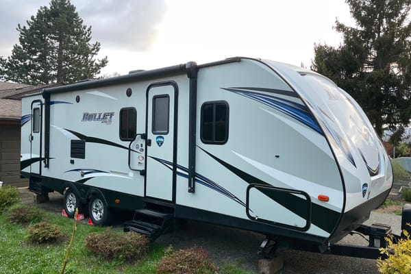 Rubie's Keystone Bullet 277BHS Travel Trailer