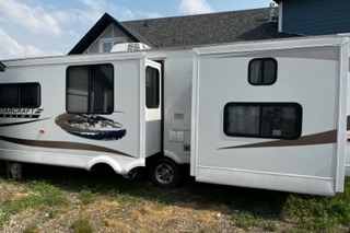 Curt's Starcraft lexion Travel Trailer