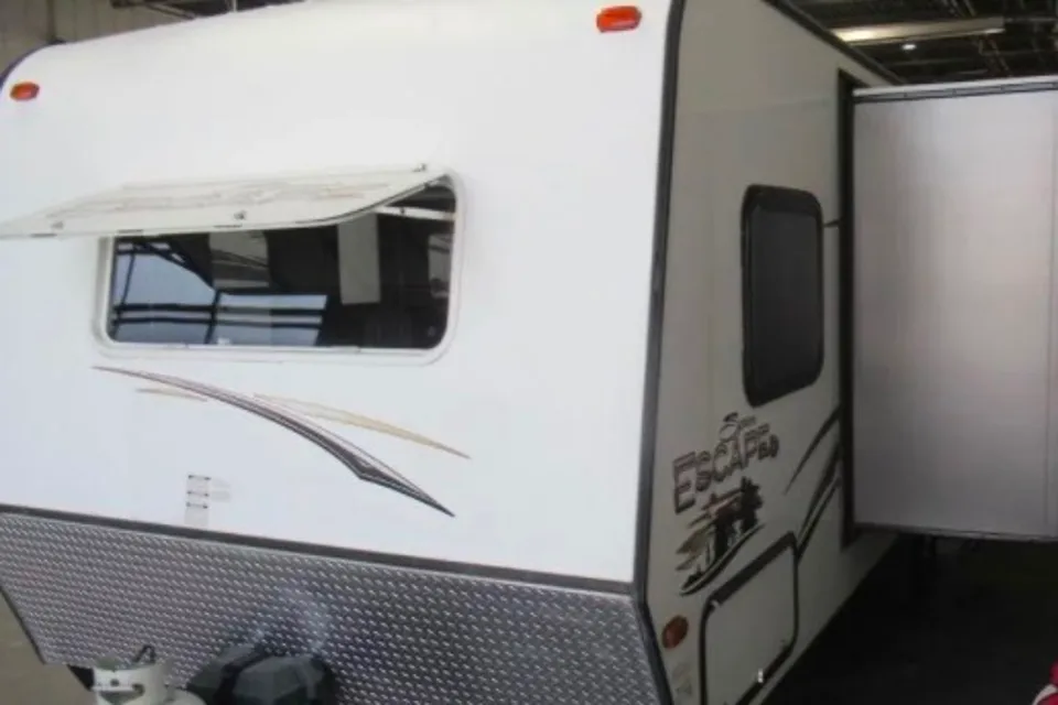 Priddis SUV Towable Family Travel Trailer