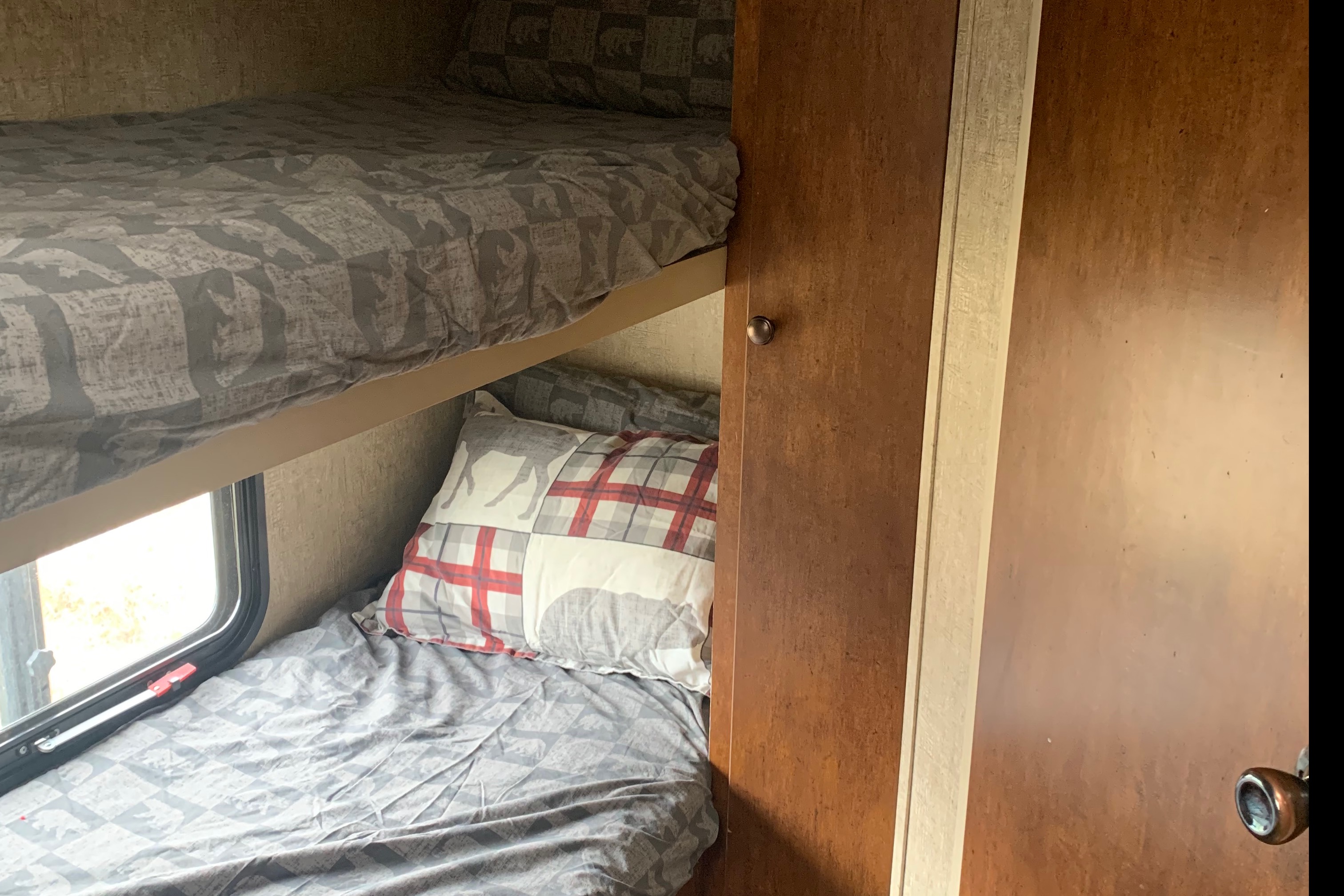Priddis SUV Towable Family Travel Trailer