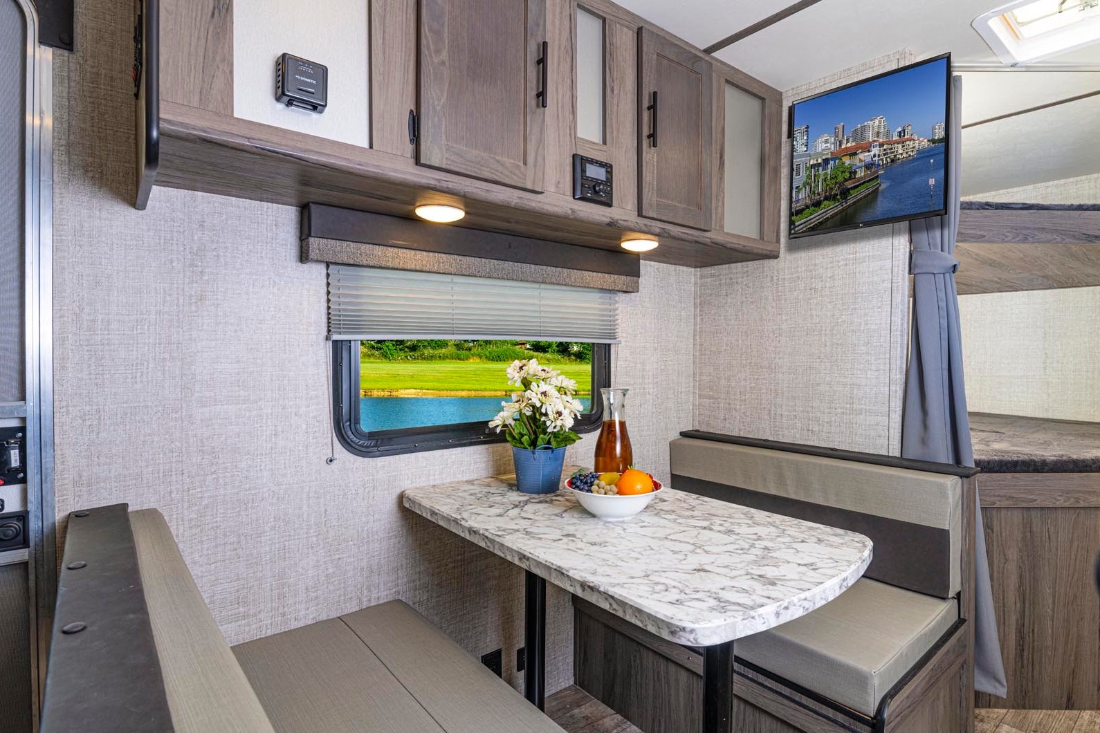 Ray's Gulf Stream Conquest 197BHS Travel Trailer