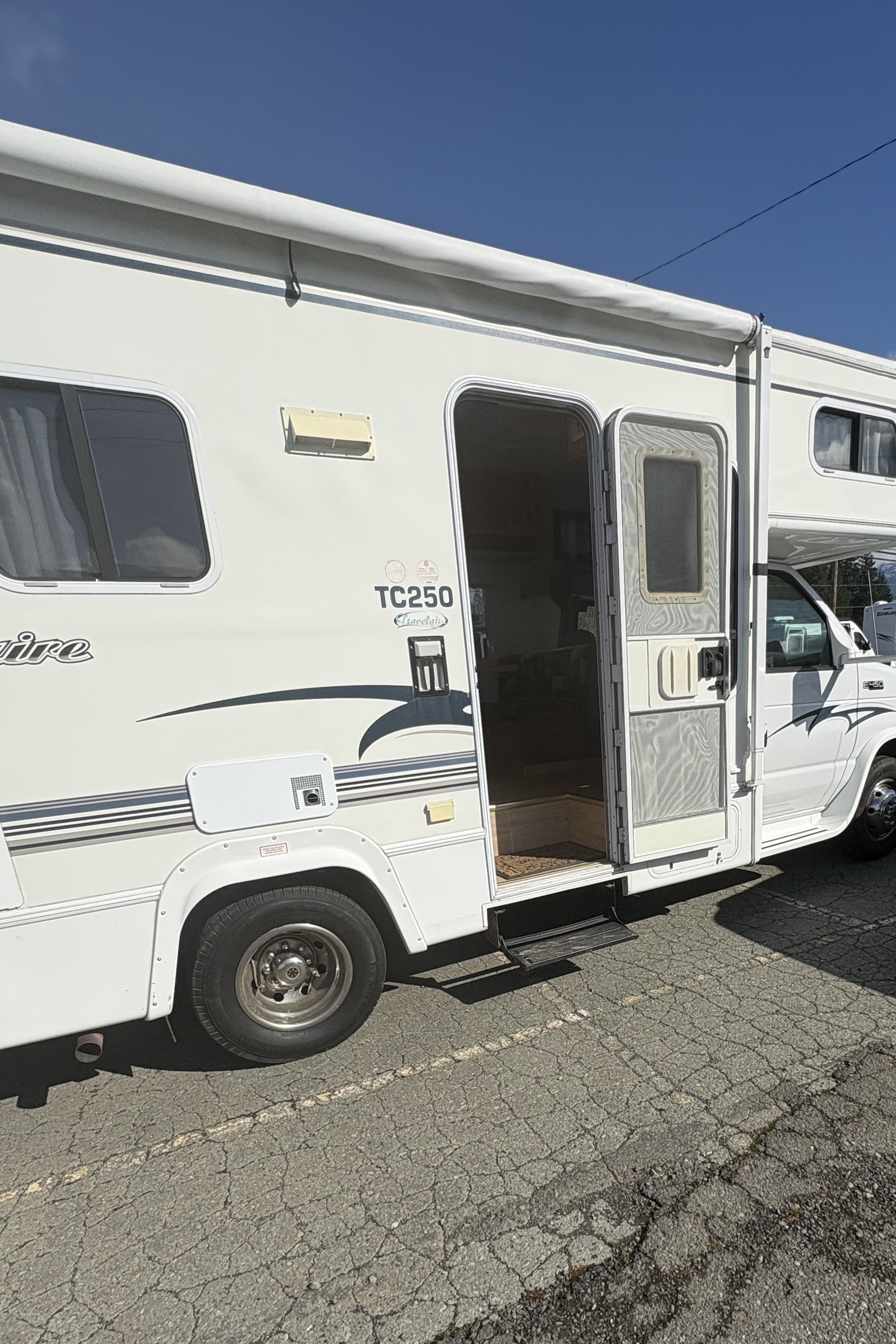 Island Wanderer Motorhome-Port Alberni Area Only Please
