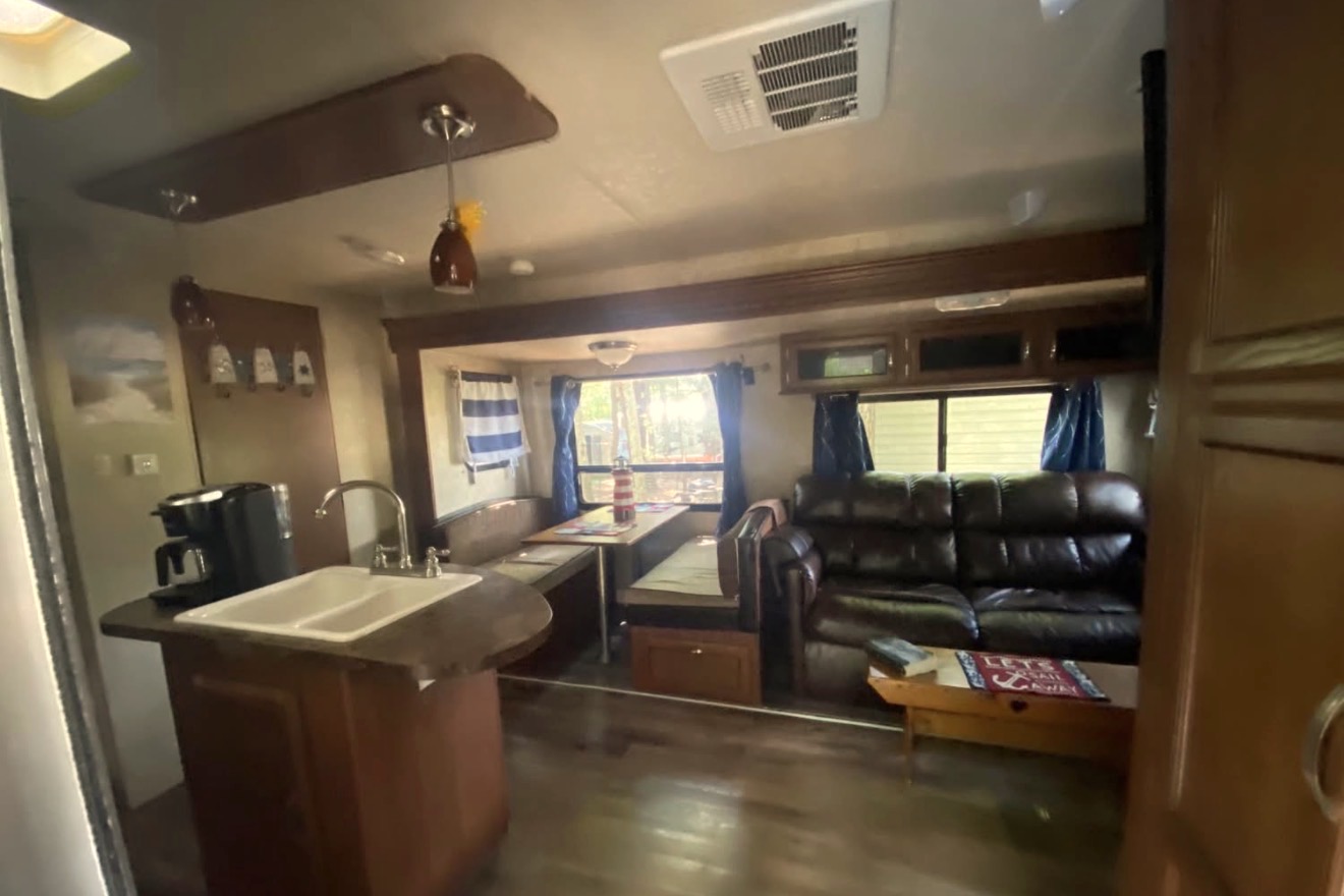 Fonzi’s Forest River Wildwood 31bkis Travel Trailer