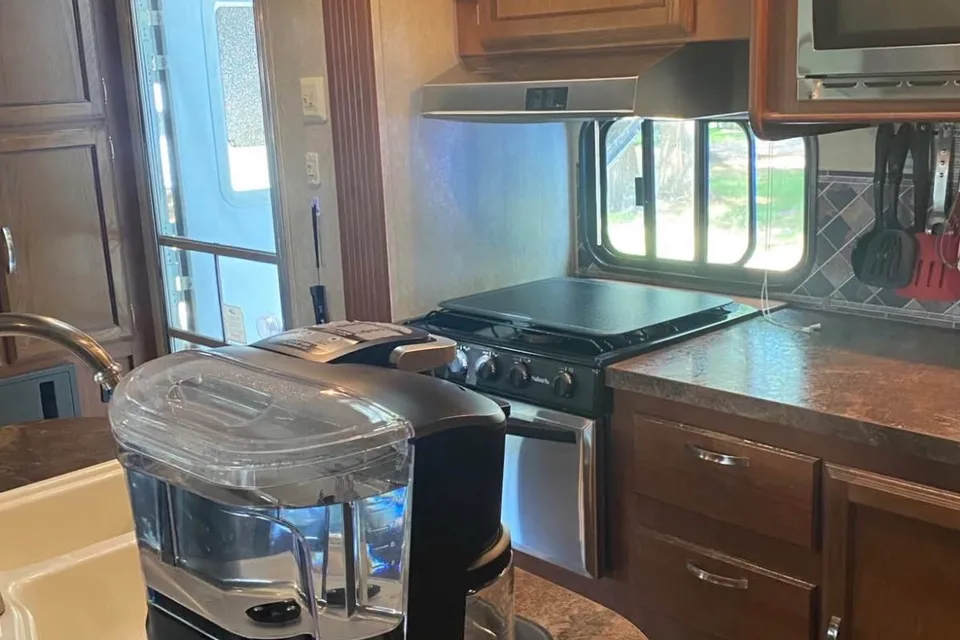 Fonzi’s Forest River Wildwood 31bkis Travel Trailer