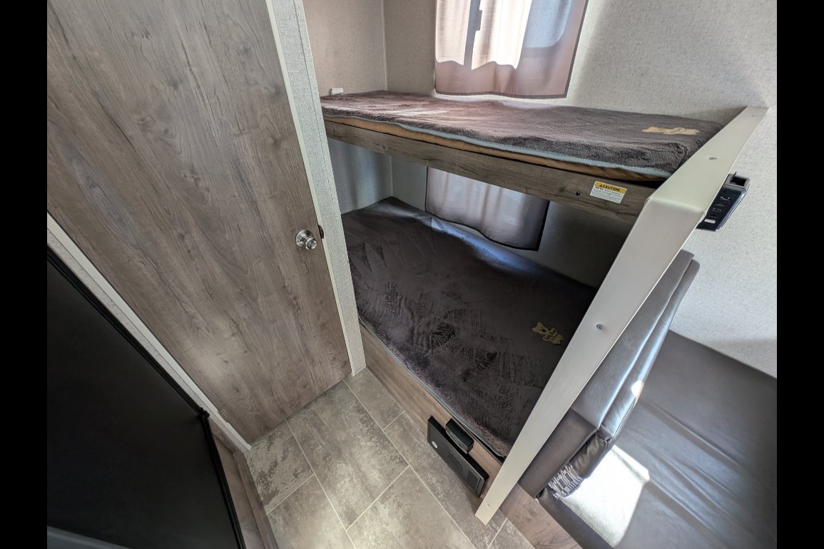 Thierry's Dutchmen Aspen Trail LE ,1760BH Travel Trailer
