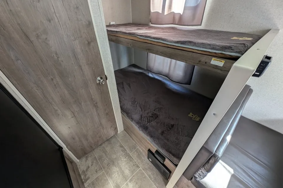 Thierry's Dutchmen Aspen Trail LE ,1760BH Travel Trailer