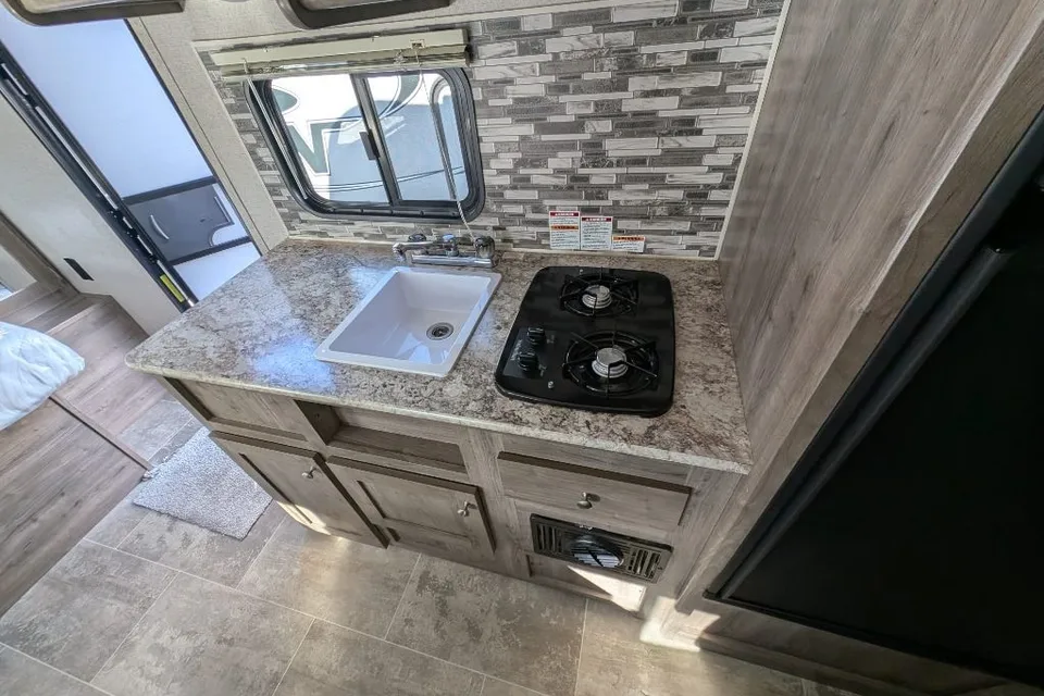 Thierry's Dutchmen Aspen Trail LE ,1760BH Travel Trailer