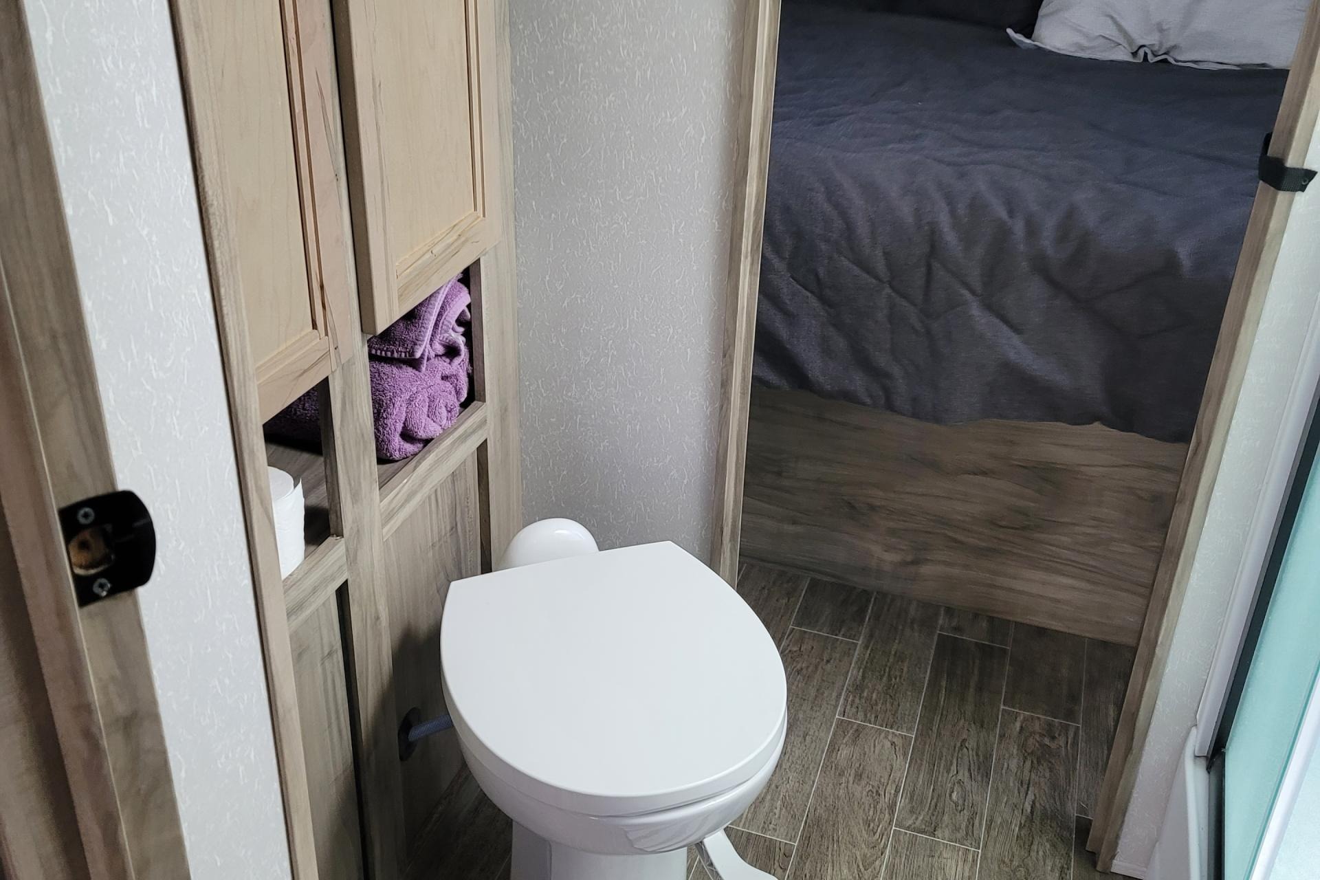NEW- Sleeps 10 and has EVERYTHING!