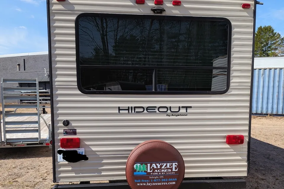 Summer Fun 25' Keystone Hideout LHS Travel Trailer
