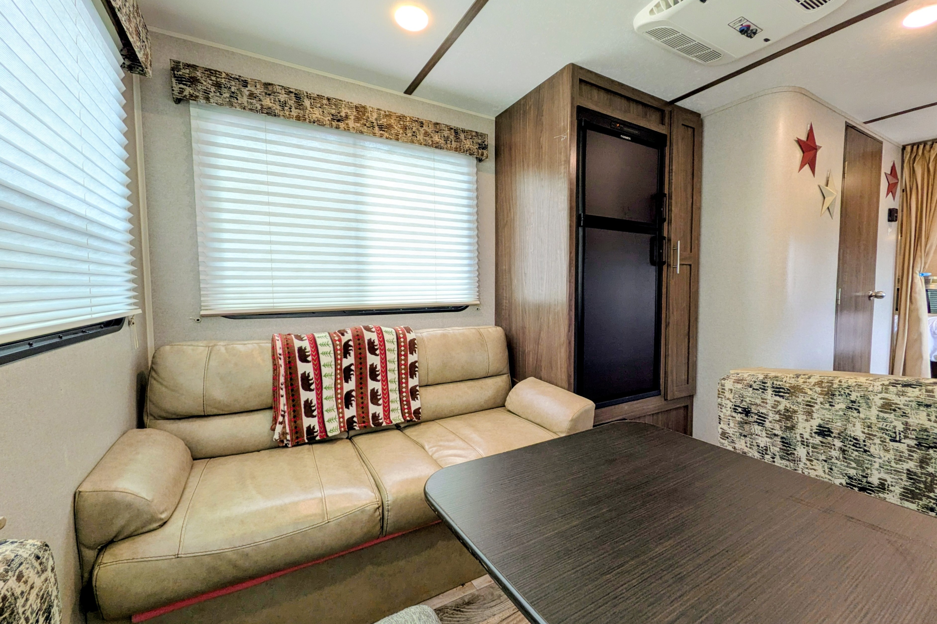 Summer Fun 25' Keystone Hideout LHS Travel Trailer