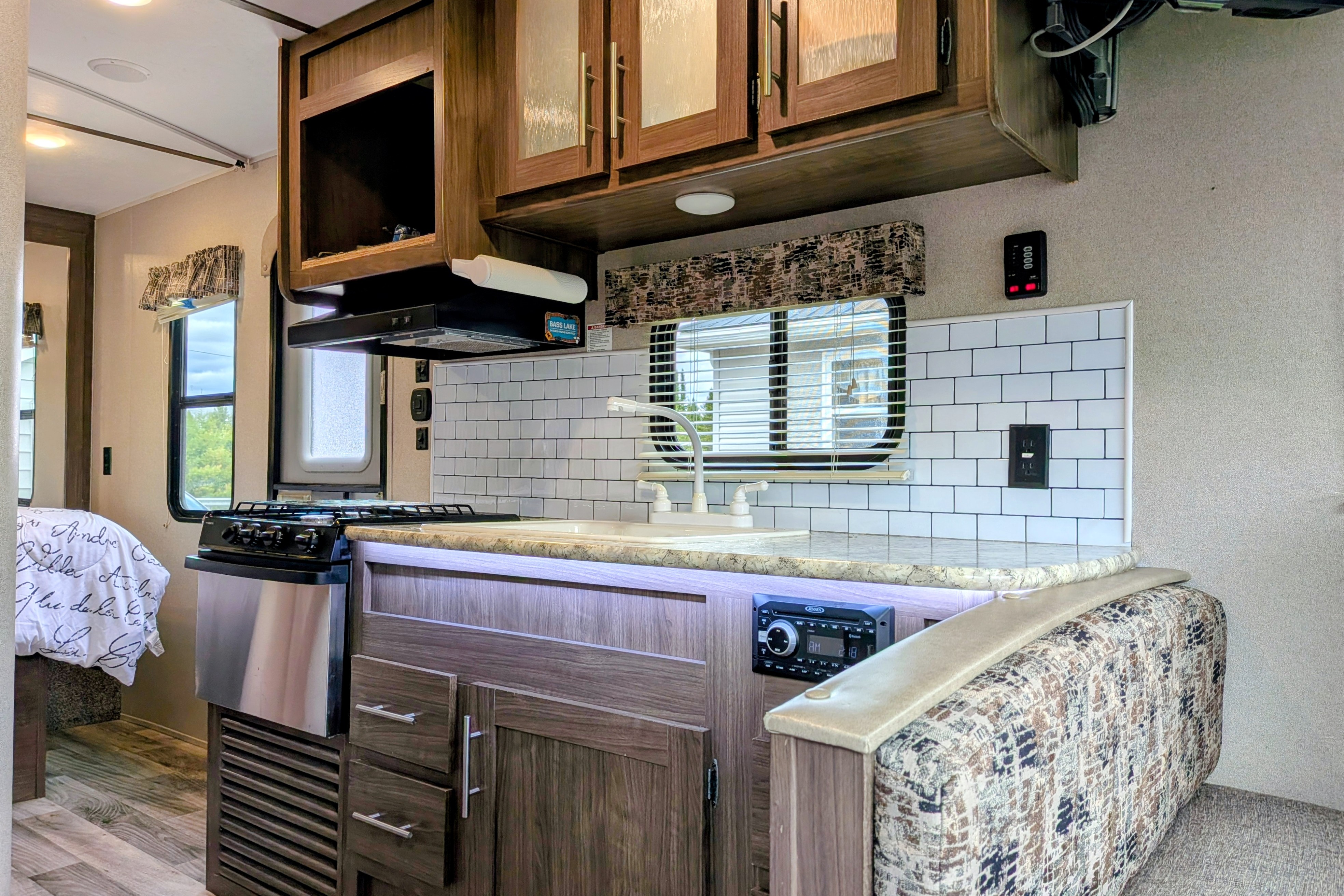 Summer Fun 25' Keystone Hideout LHS Travel Trailer