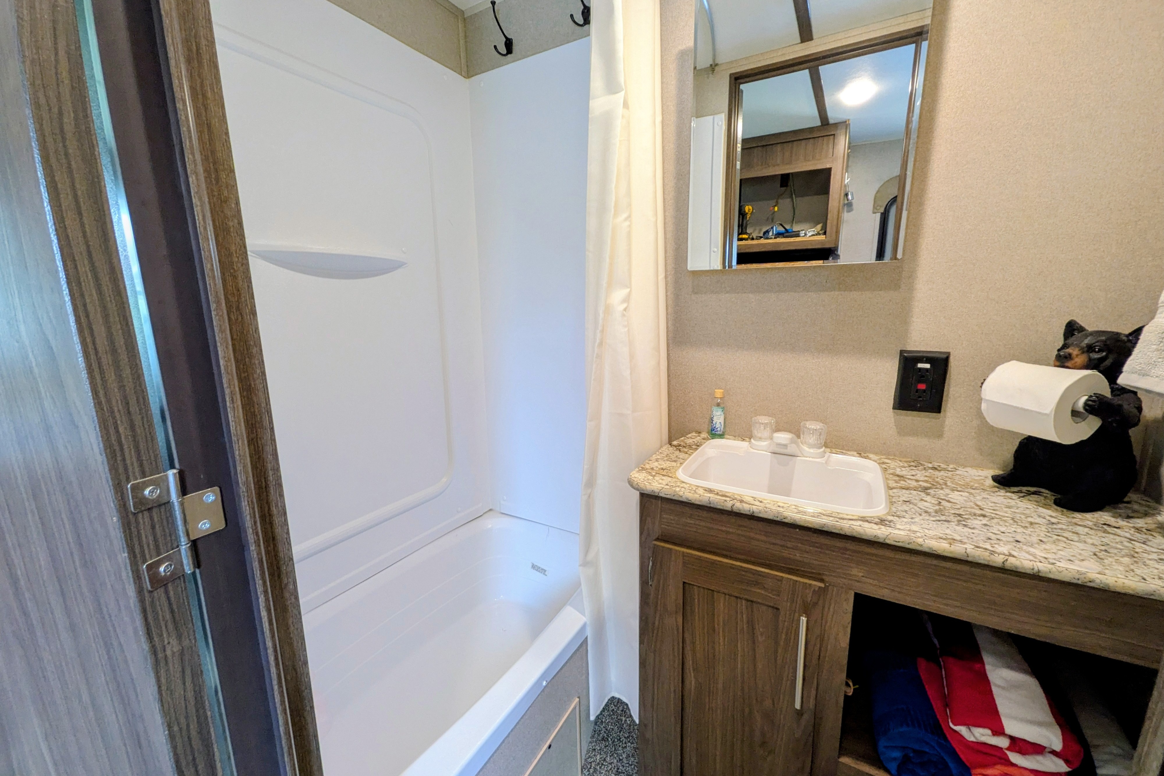 Summer Fun 25' Keystone Hideout LHS Travel Trailer