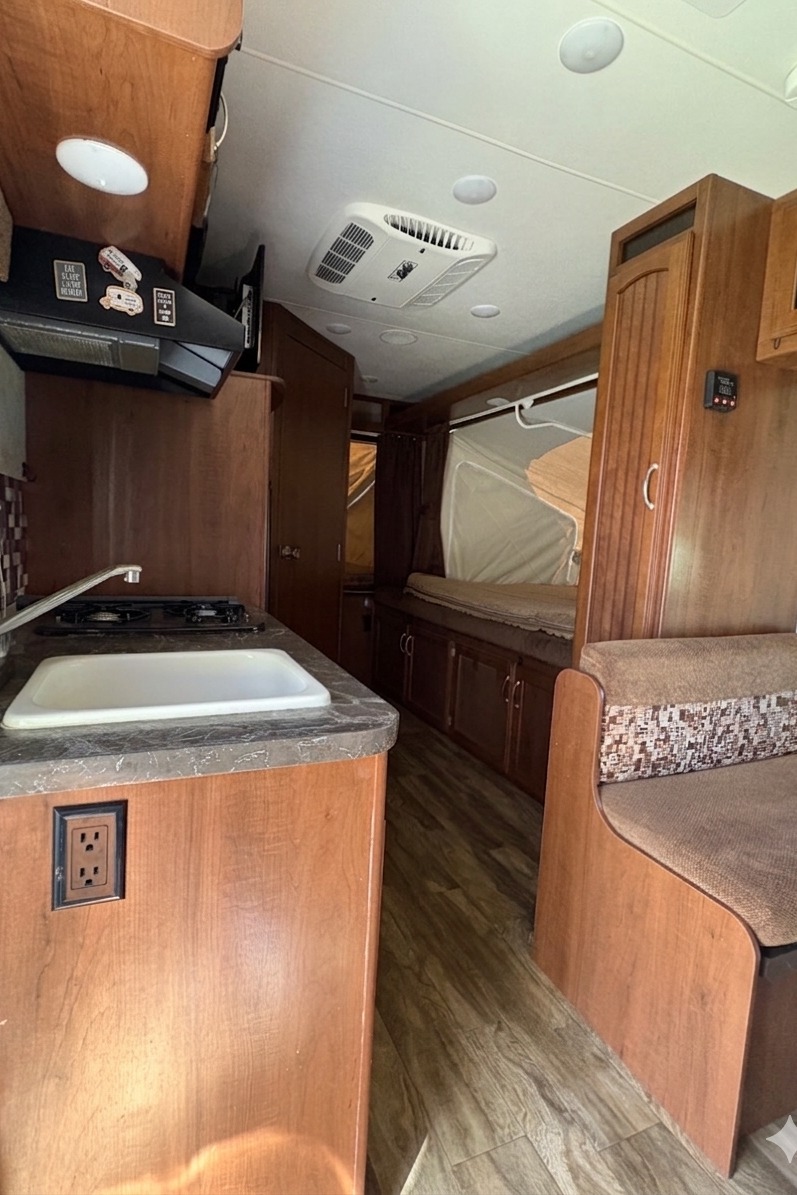 3 bunk Jayco Jayfeather 17XFD Hybrid