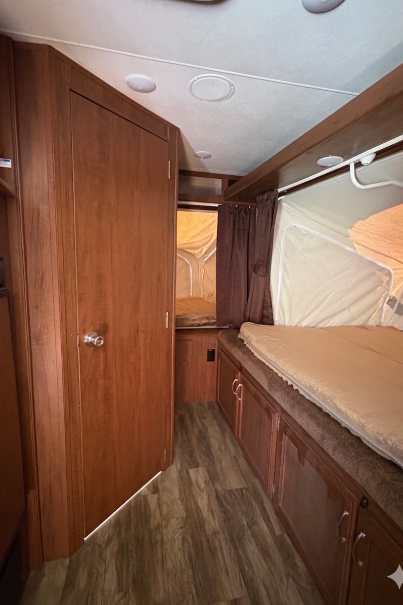 3 bunk Jayco Jayfeather 17XFD Hybrid