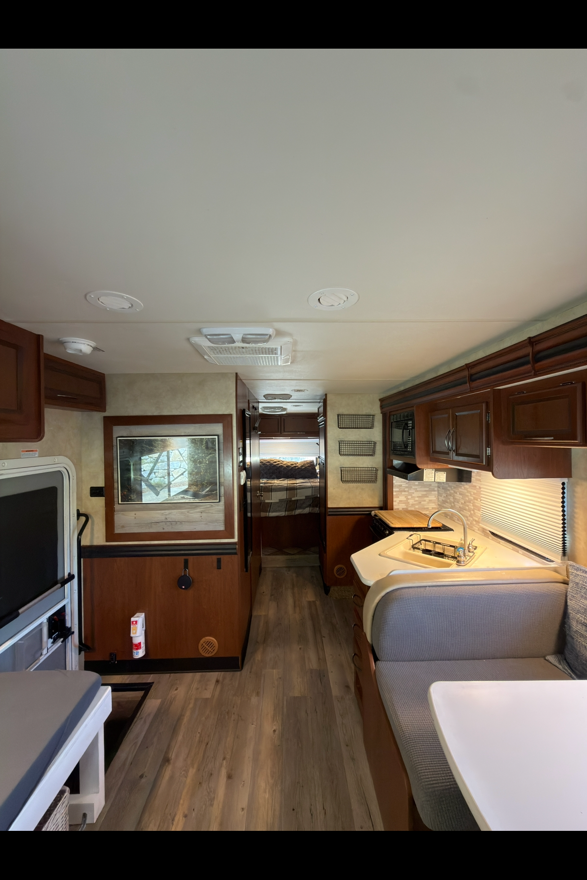 Family RV Thor Motor Coach Freedom Elite Class C