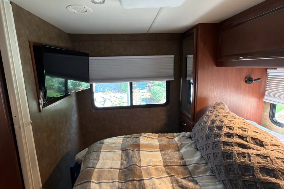 Family RV Thor Motor Coach Freedom Elite Class C