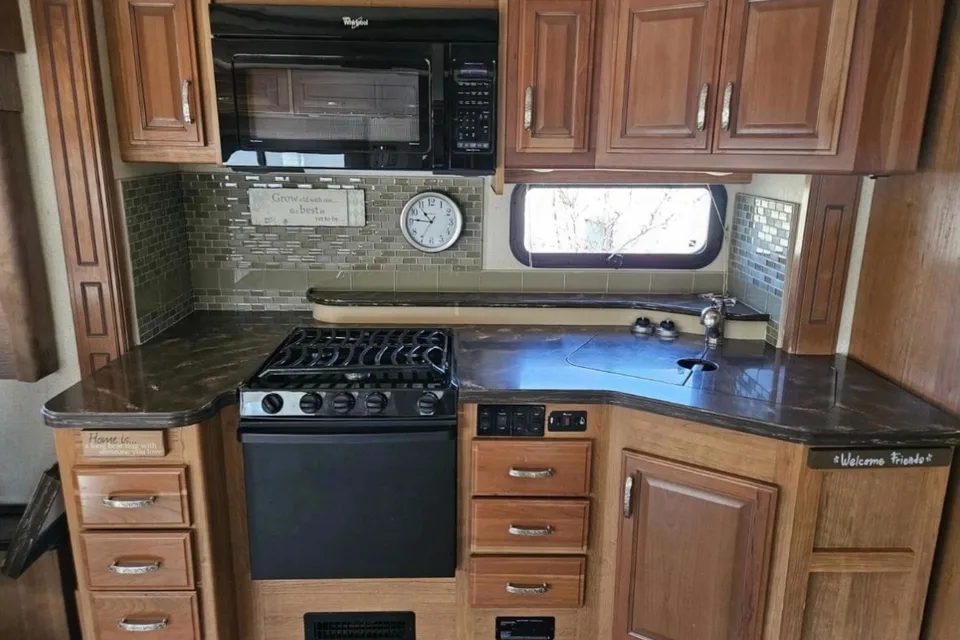 Fleetwood Bounder 35 Class A