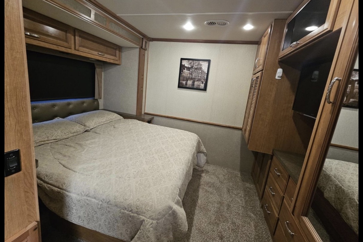 Fleetwood Bounder 35 Class A