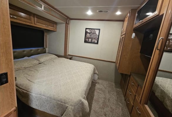 Fleetwood Bounder 35 Class A
