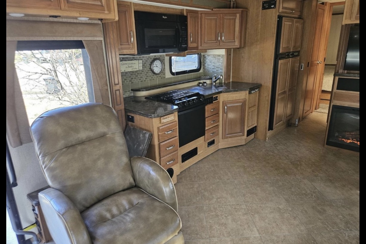Fleetwood Bounder 35 Class A
