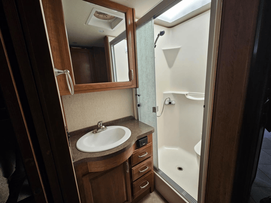 Fleetwood Bounder 35 Class A