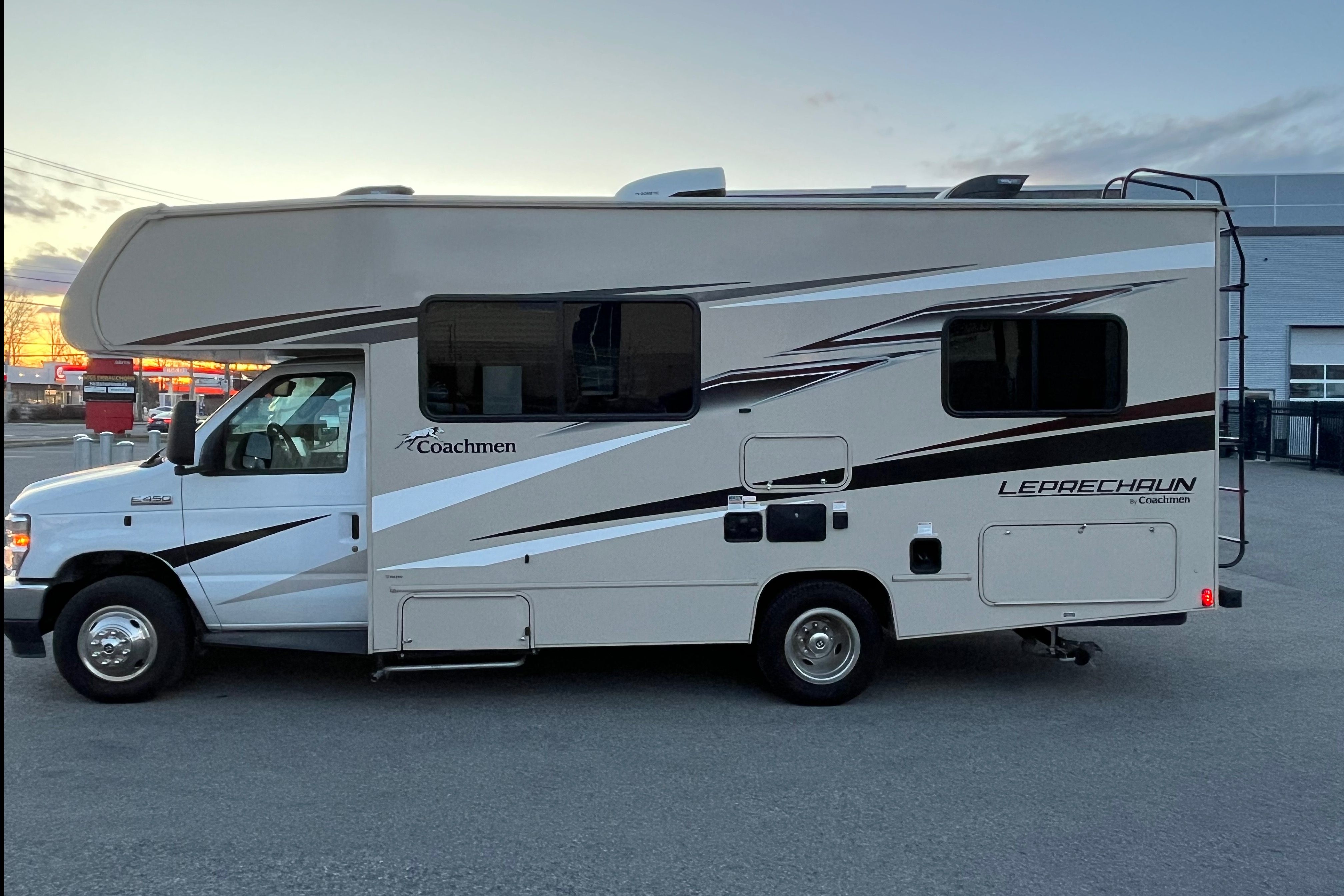 Martin Coachmen 2023 Leprechaun 220xg Classe C