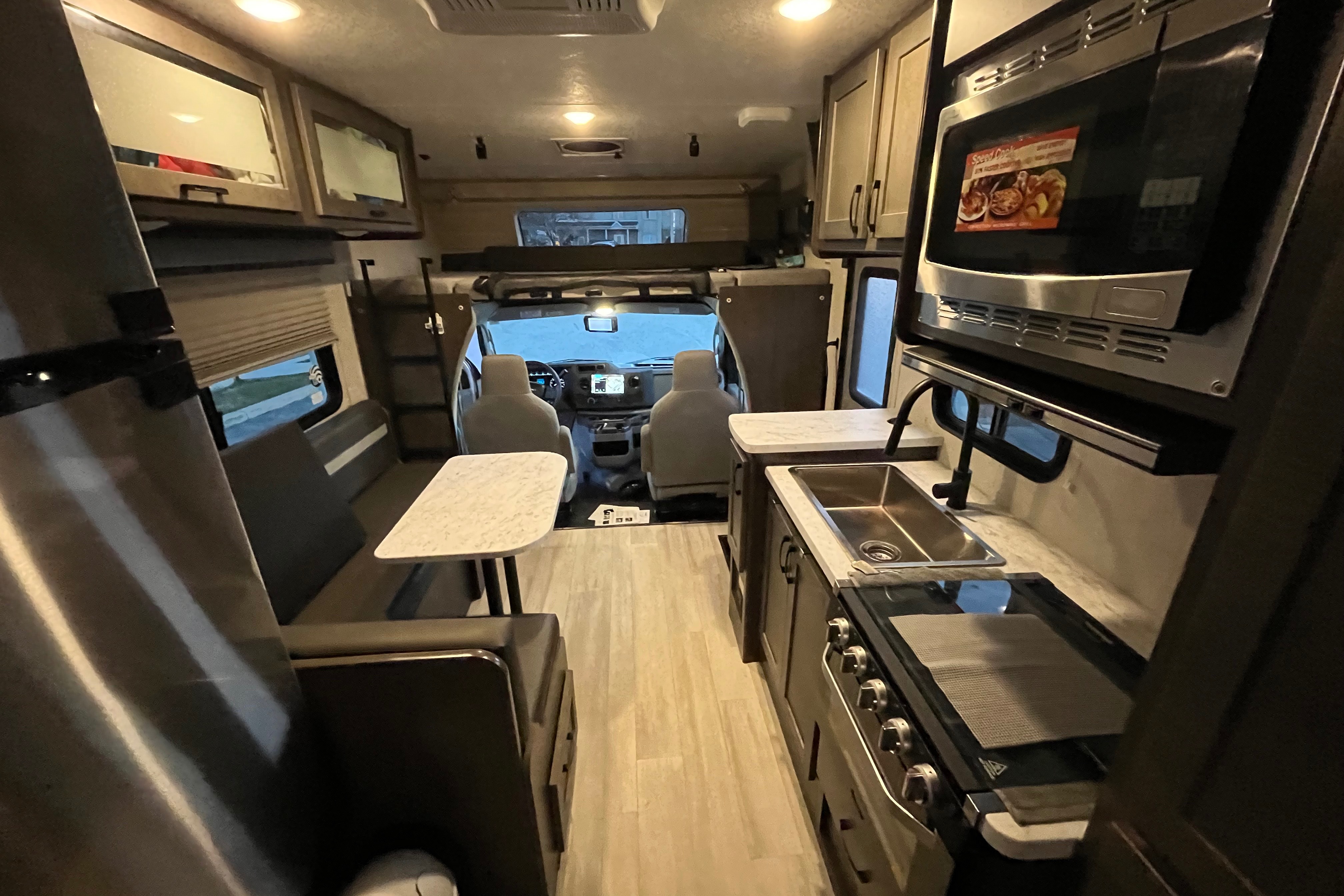 Martin Coachmen 2023 Leprechaun 220xg Classe C