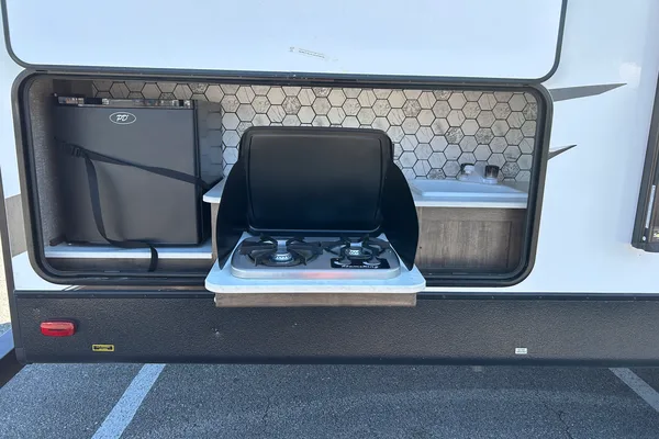 RV'n Away's Mallard 26 Travel Trailer