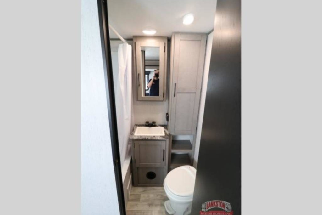 Kodiak AirBNB on Wheels