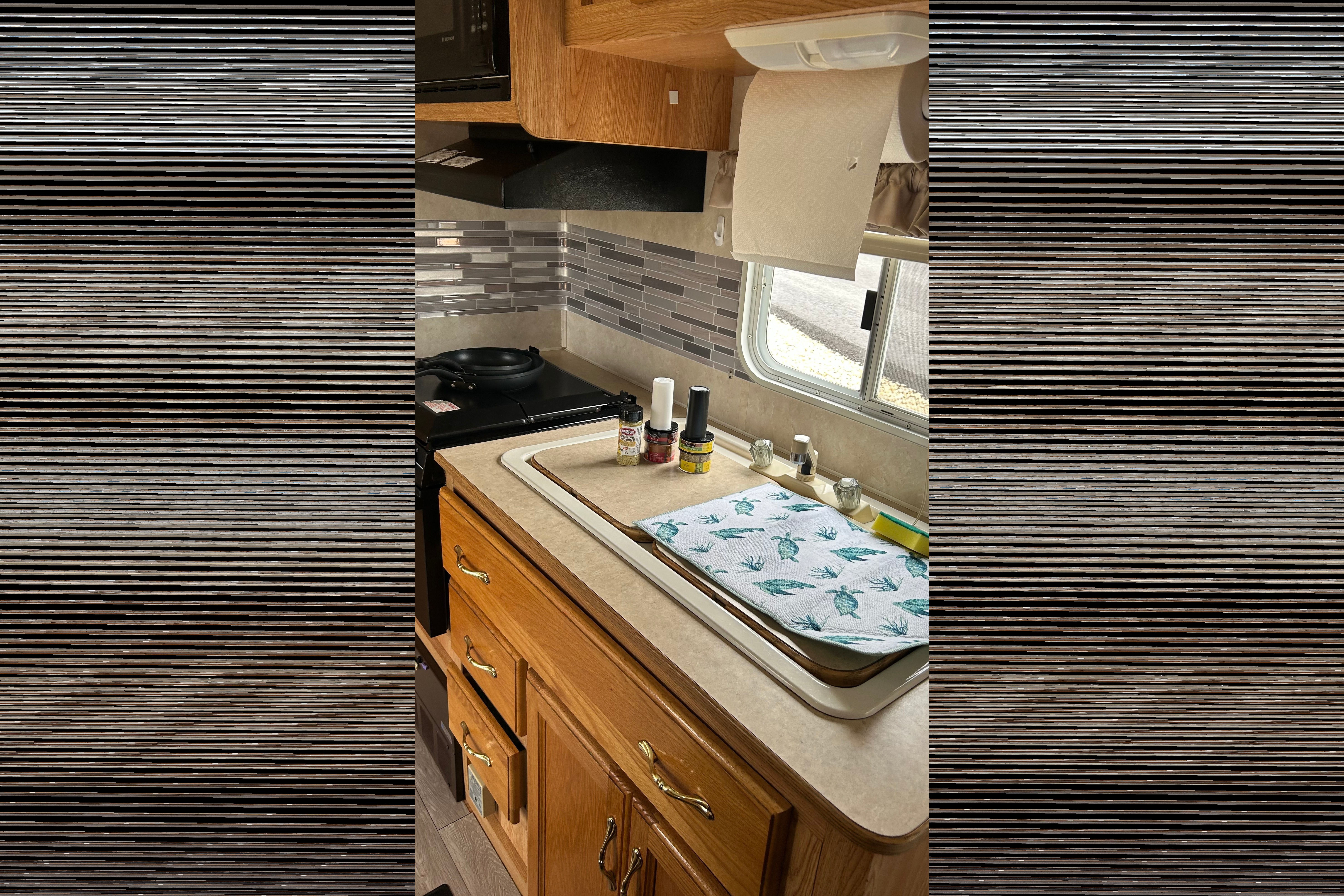 Fully Loaded with all necessities Keystone Hornet Trailer
