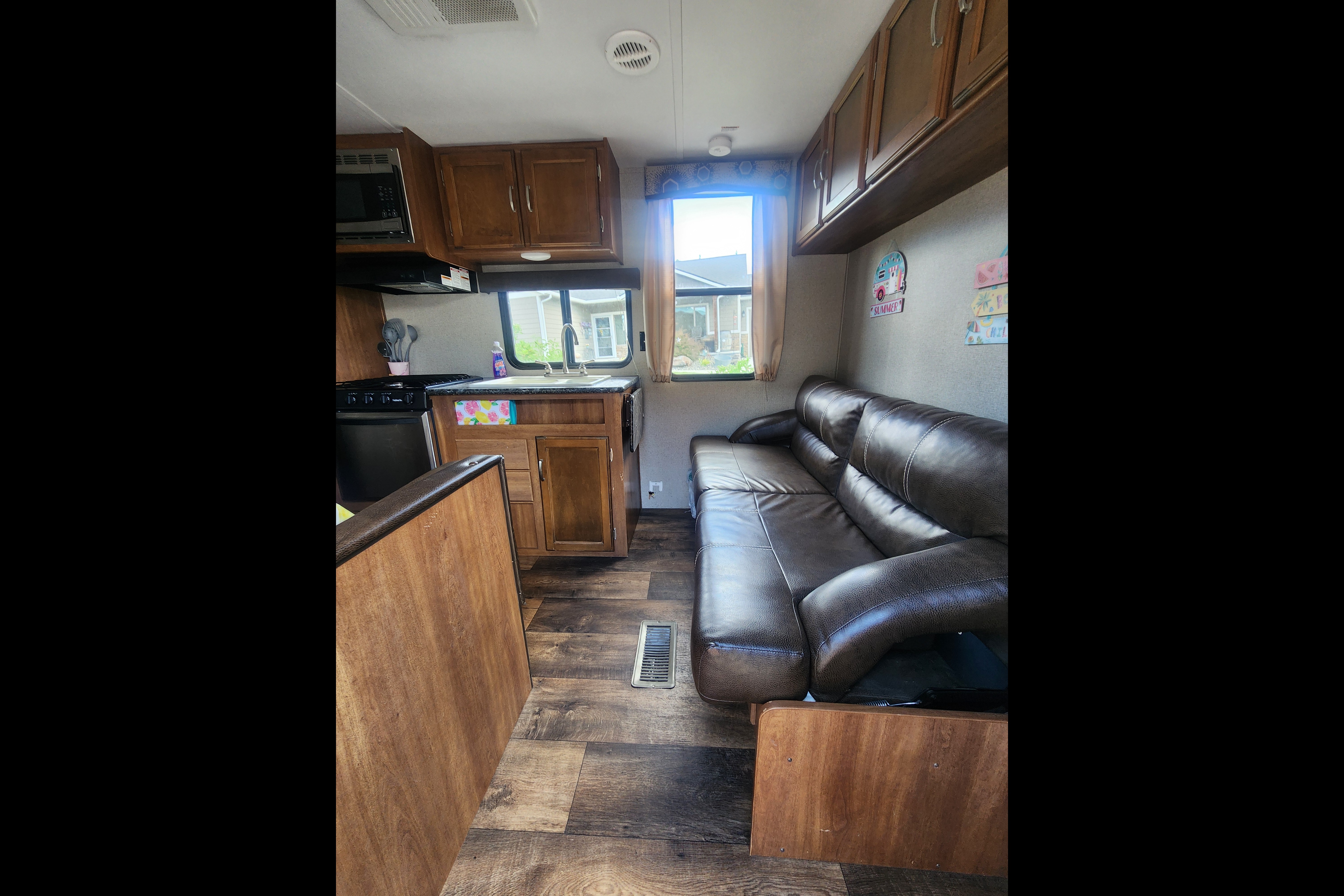 Comfy Camper! 28ft 2018 Keystone Springdale