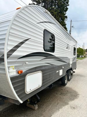 Monique's Crossroads Z1 Travel Trailer