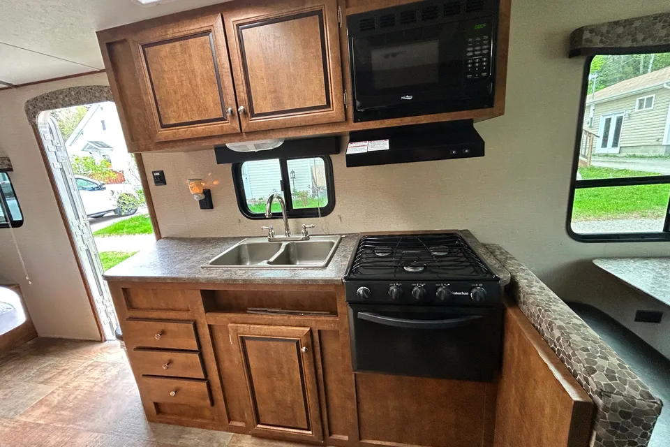 Monique's Crossroads Z1 Travel Trailer