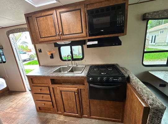 Monique's Crossroads Z1 Travel Trailer