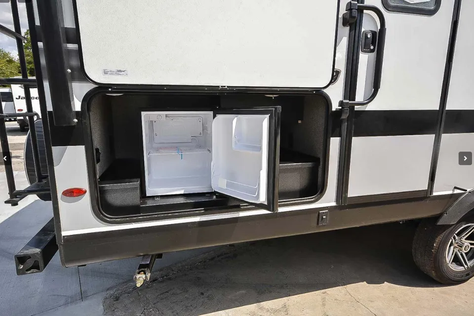 Felix's Jayco Jay Feather 25RB Travel Trailer
