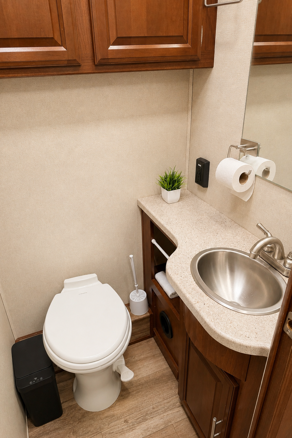 (#12) Luxury Class A RV 31FT | Sleeps 7 | Slide Outs | Burning Man | EDC