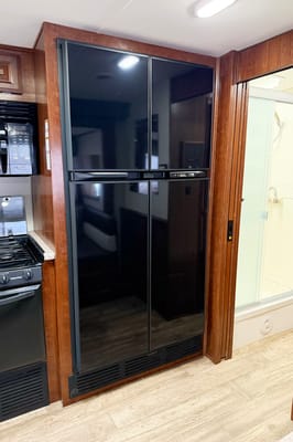 (#12) Luxury Class A RV 31FT | Sleeps 7 | Slide Outs | Burning Man | EDC
