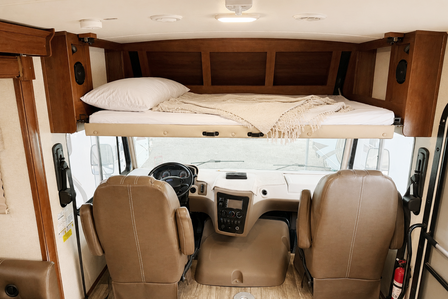(#12) Luxury Class A RV 31FT | Sleeps 7 | Slide Outs | Burning Man | EDC