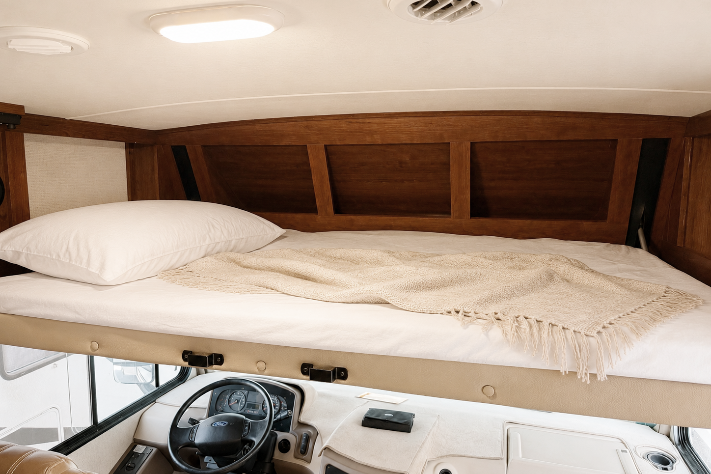 (#12) Luxury Class A RV 31FT | Sleeps 7 | Slide Outs | Burning Man | EDC