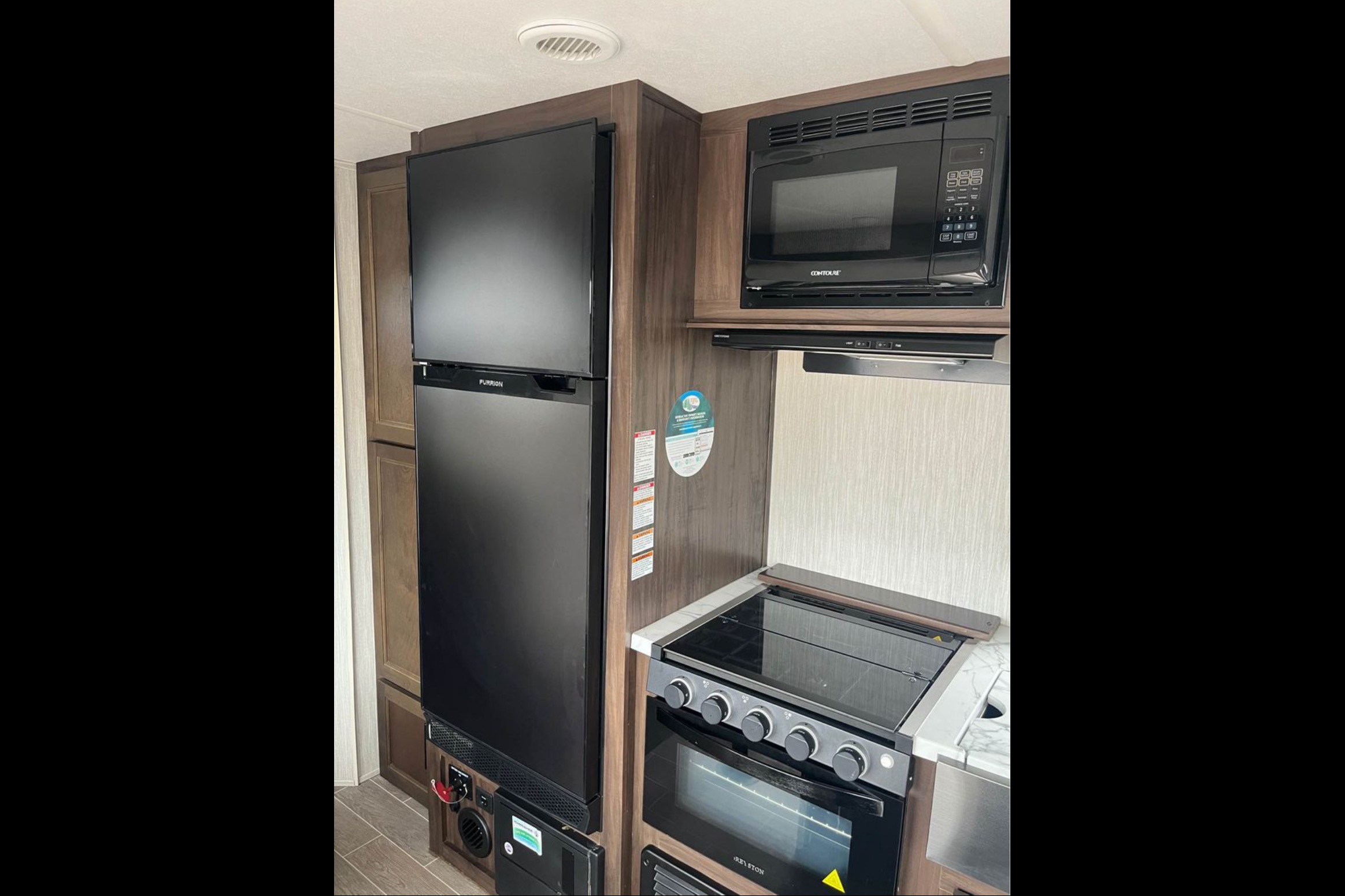 2021 Forest River 22MKSE — Delivered & Set Up! Sleeps 6, Full Kitchen & Bath, Family-Friendly Camper!!