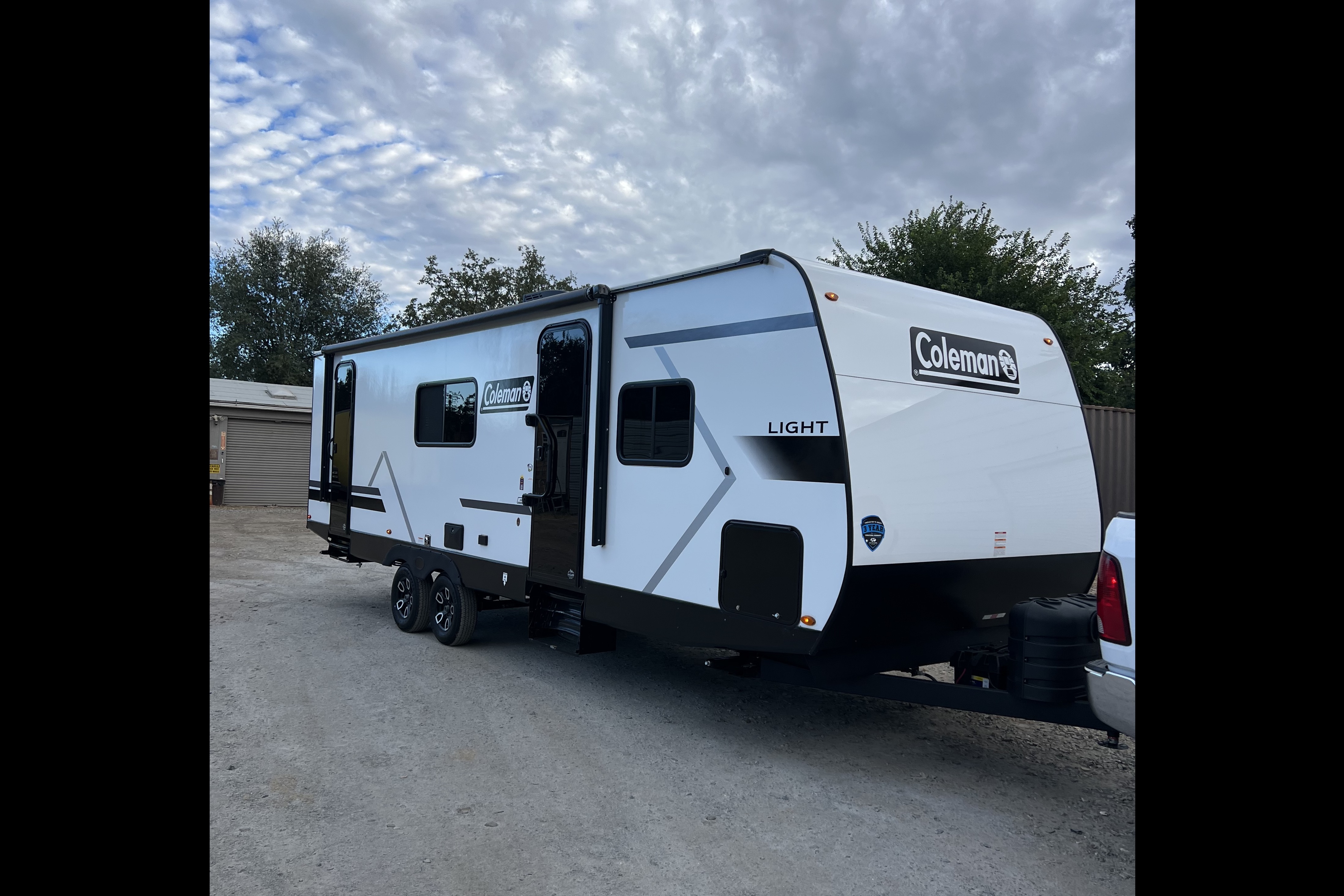 BRAND NEW! Sleeps 8❗️30’ 2025 Coleman Light 26BX