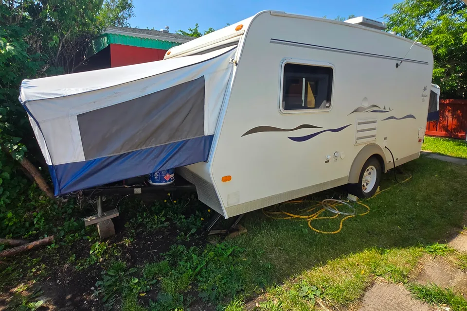 Trail Lite Bantam F18 Flier Travel hybridTrailer