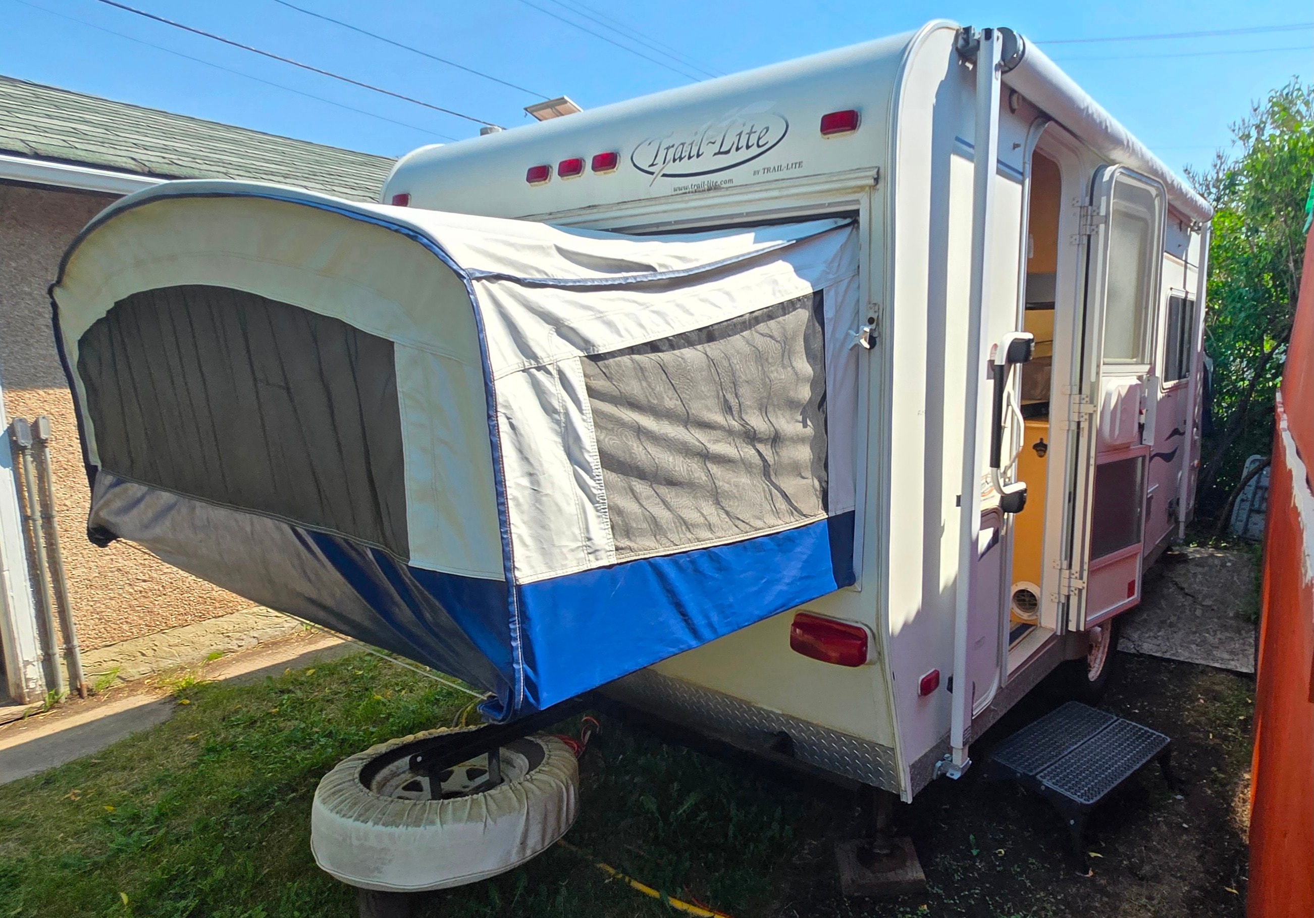 Trail Lite Bantam F18 Flier Travel  hybridTrailer
