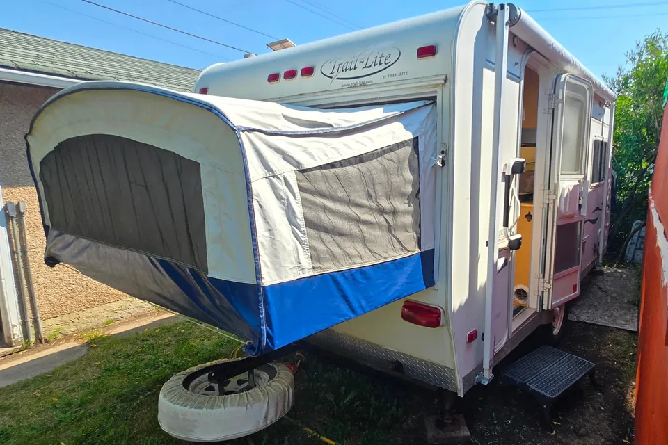 Trail Lite Bantam F18 Flier Travel hybridTrailer