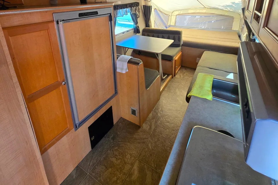 Trail Lite Bantam F18 Flier Travel hybridTrailer